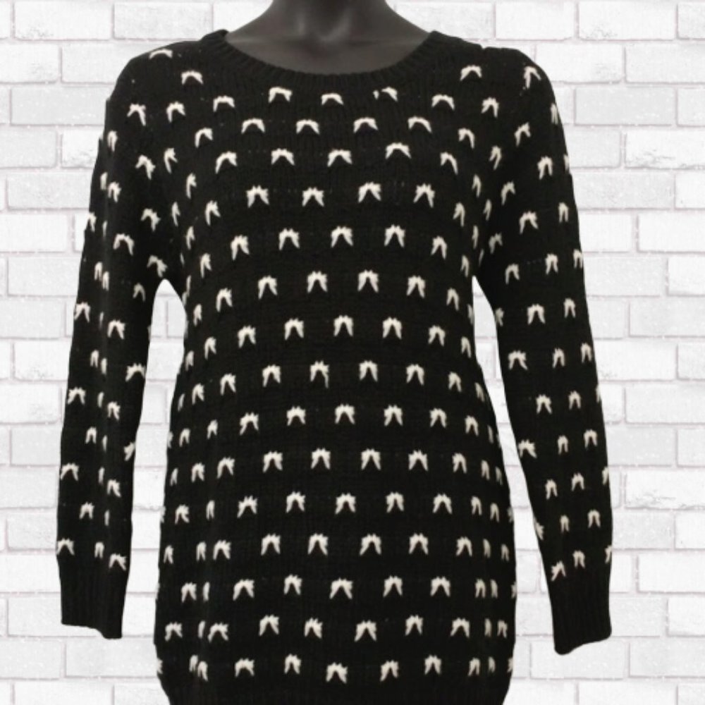 ➕ Forever 21 Black White Bow Sweater - Size 1X
